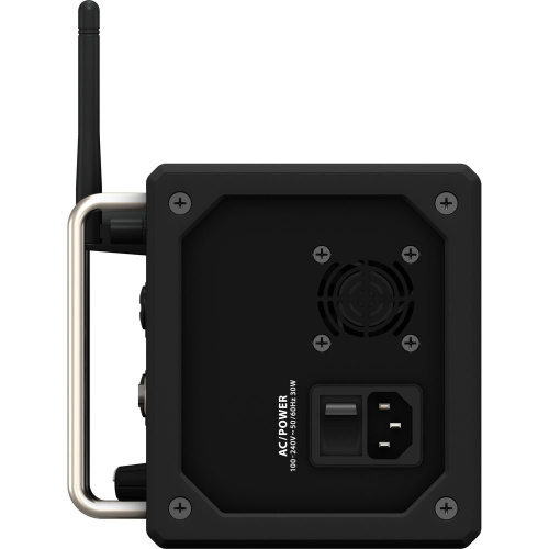 Behringer XR18 фото 2