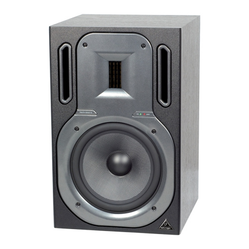 Behringer B3031A