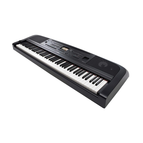 Yamaha DGX-670 B